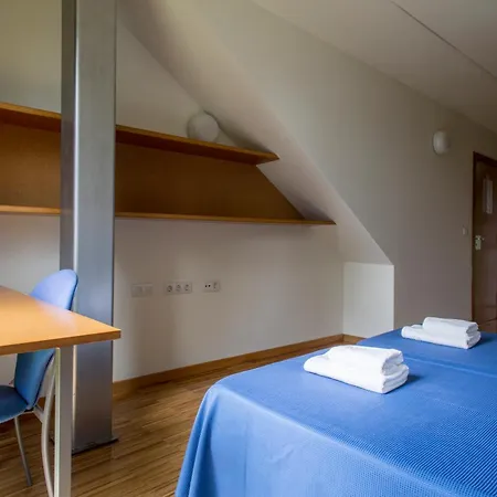 Hostel Residencia Universitaria Resa O Castro *