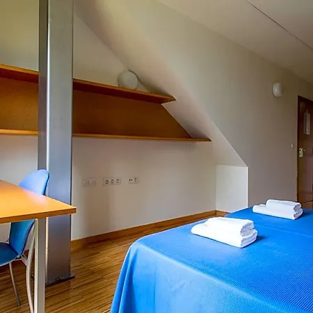 Hostel Residencia Universitaria Resa O Castro Vigo