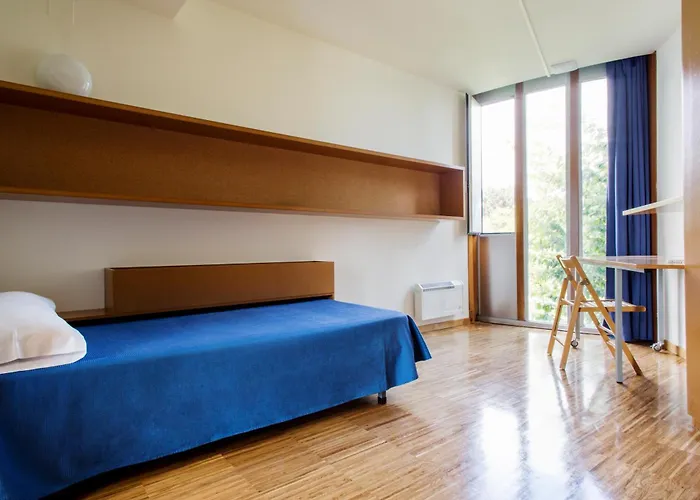 Hostel Residencia Universitaria Resa O Castro Vigo