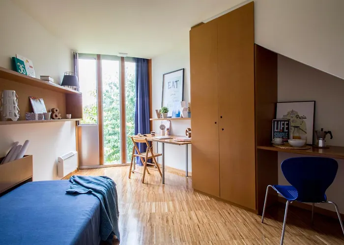 Residencia Universitaria Resa O Castro *